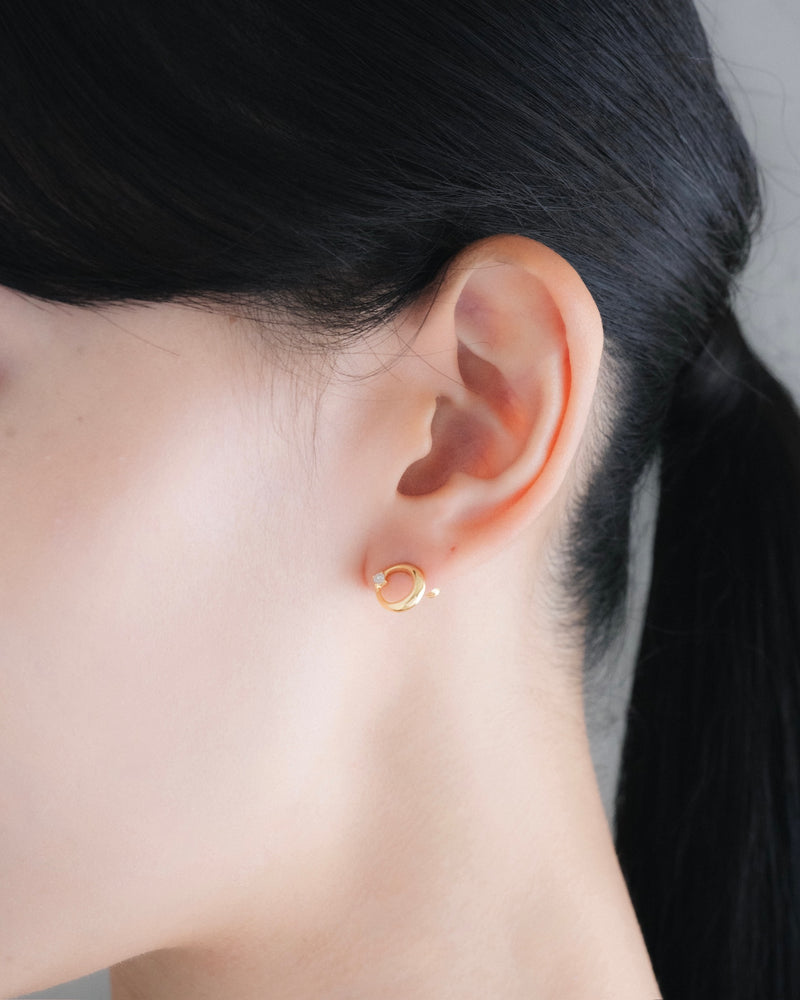 "Moon" diamond pierce(GOLD)