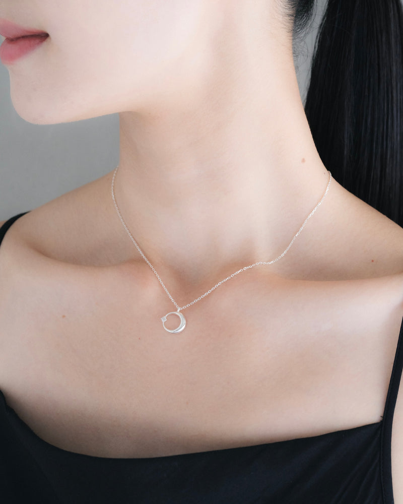 "Moon" diamond necklace(SILVER)