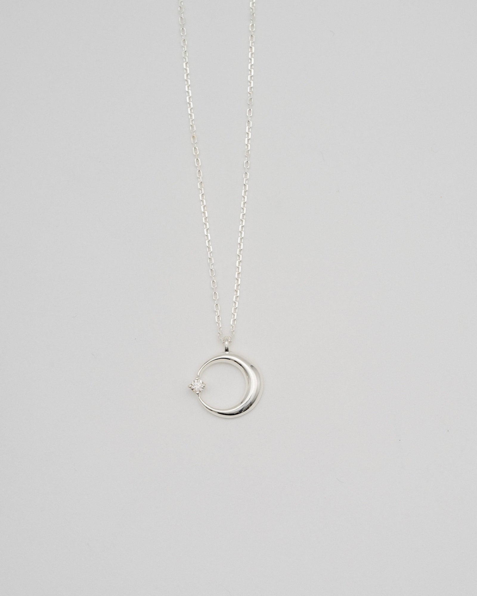 Moon_diamond_necklace_SILVER_1