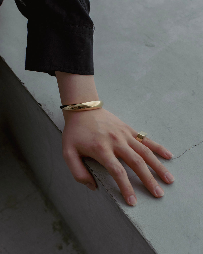 "Proto" volume bangle (GOLD)